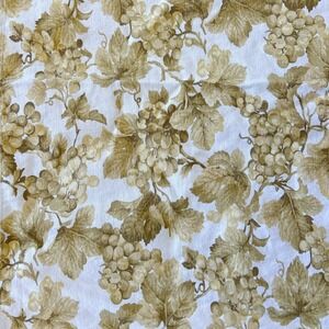 Williams Sonoma Tablecloth 56" X 72" Linen & Cotton Yellow Grapes French Country